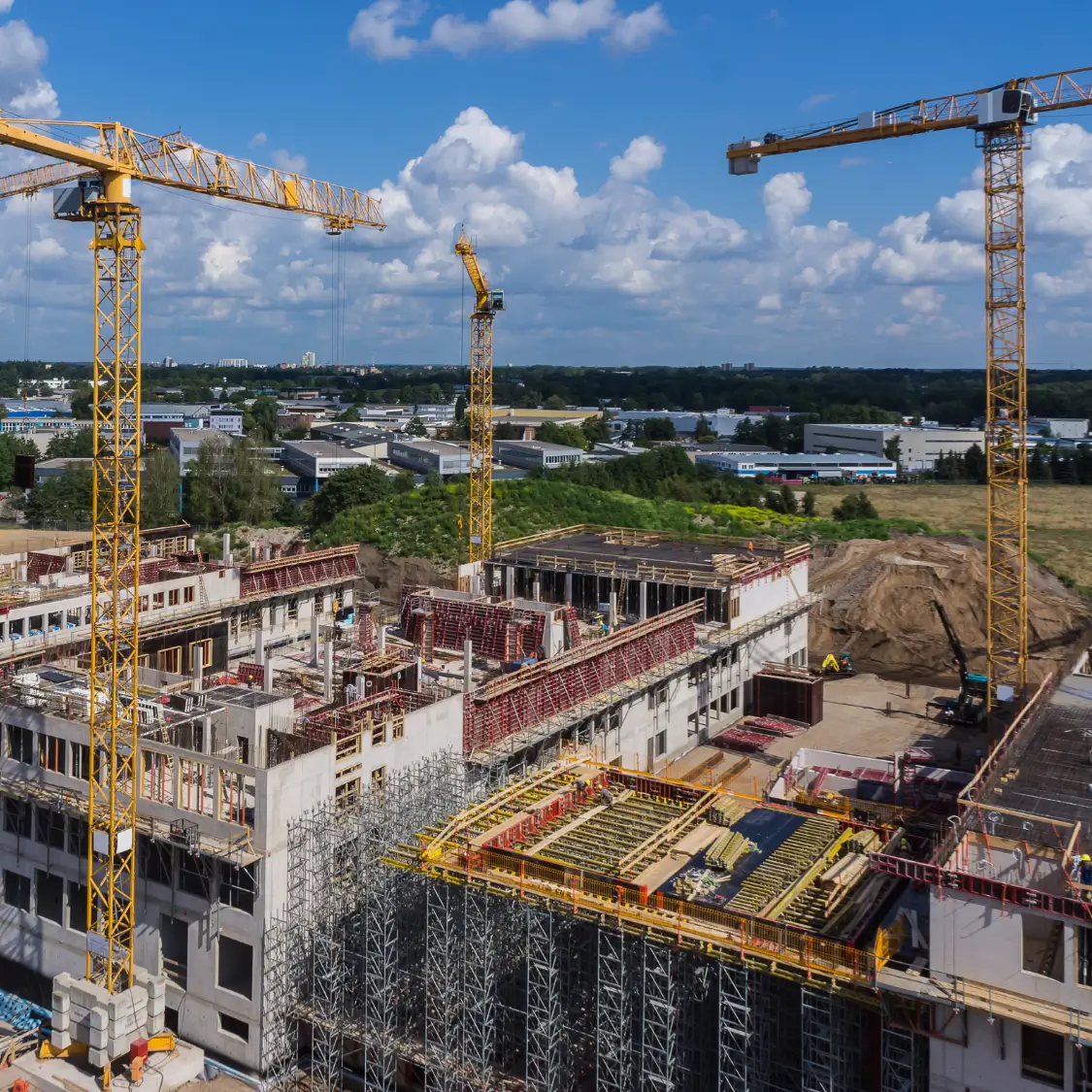 Bauprojekt mit Kranen gjugja ag schweizer bauprojekt mit kran
